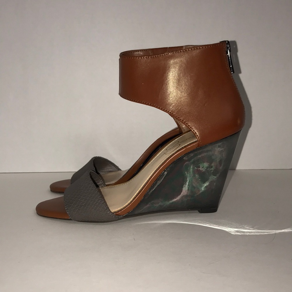 Jessica Simpson camel and gray wedges